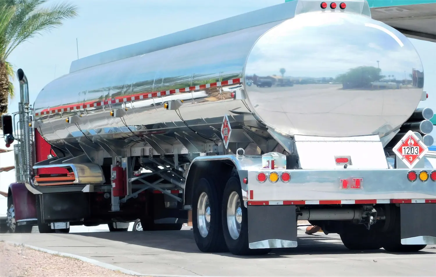 Gas and oil tanker truck